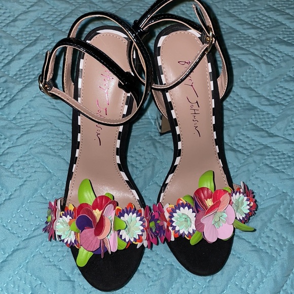 Betsey Johnson Heels - Picture 2 of 10